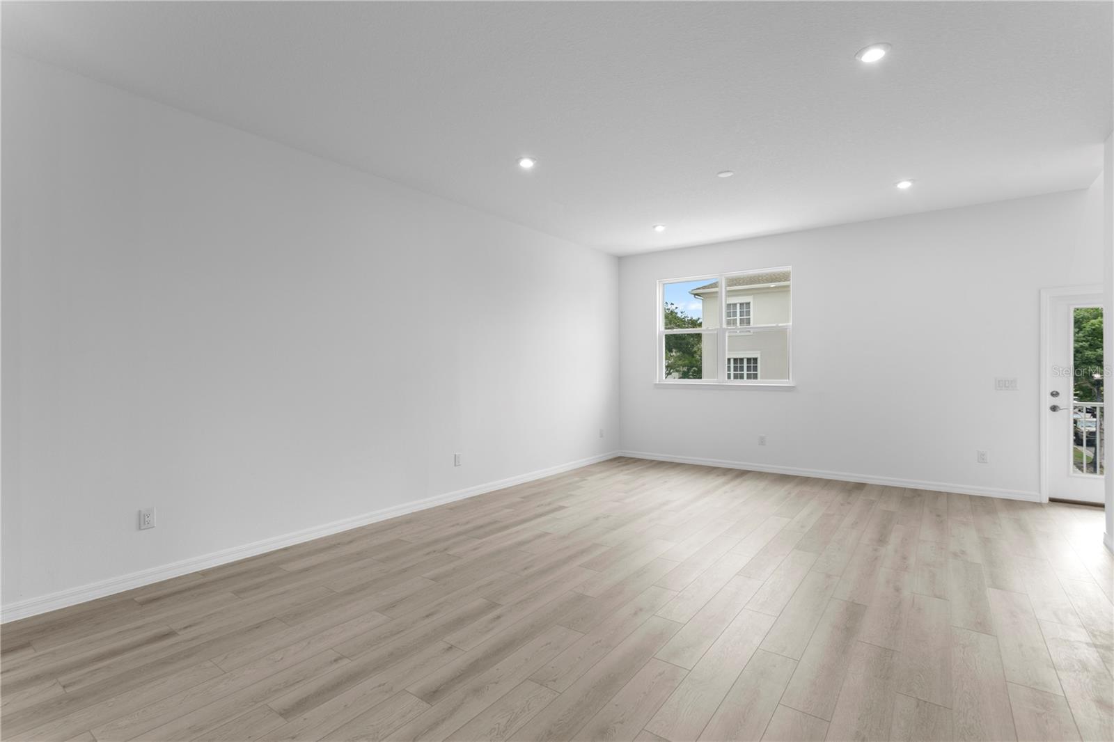 9608 MONTAGUE ST — photo 18