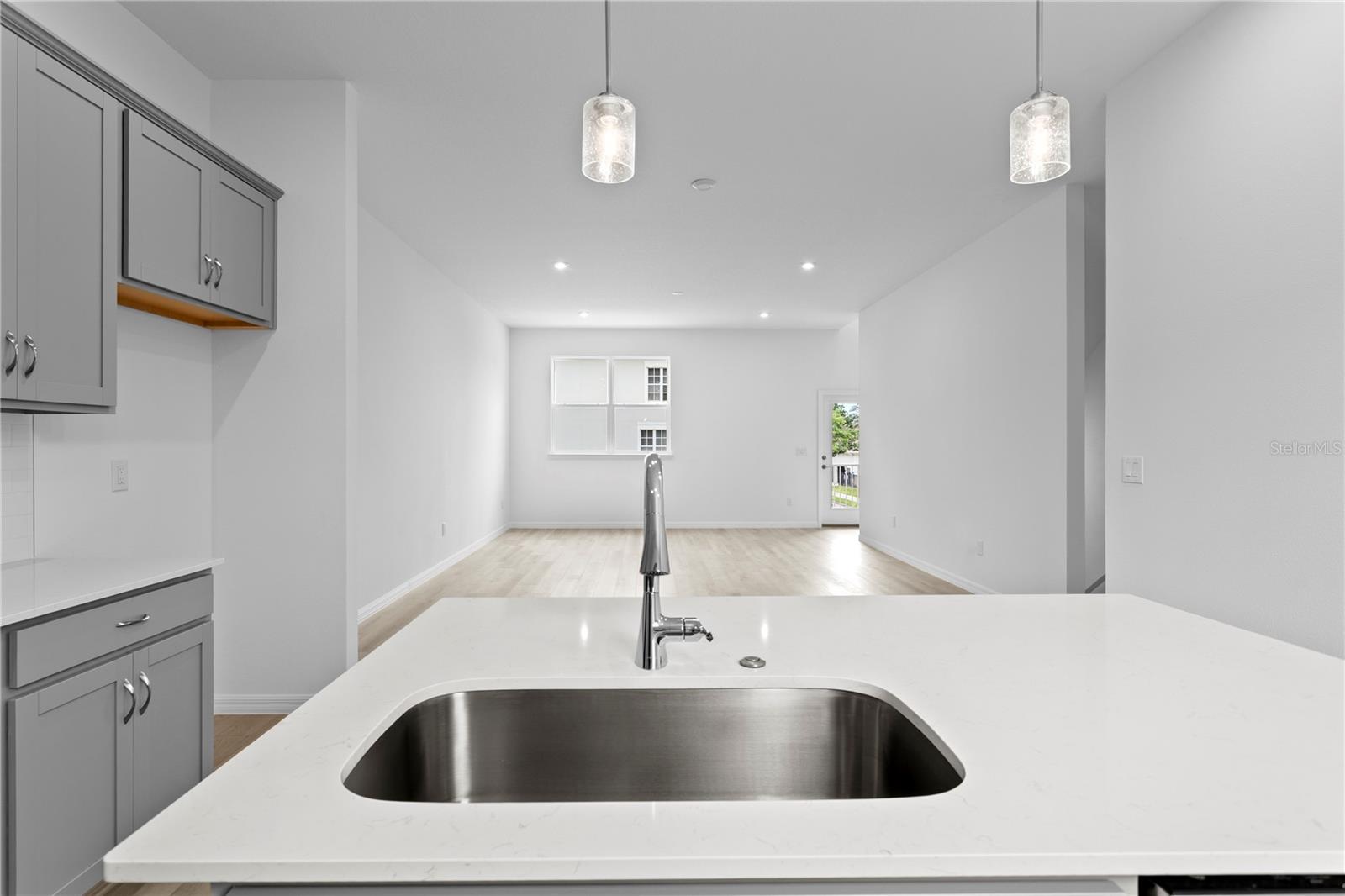 9608 MONTAGUE ST — photo 13