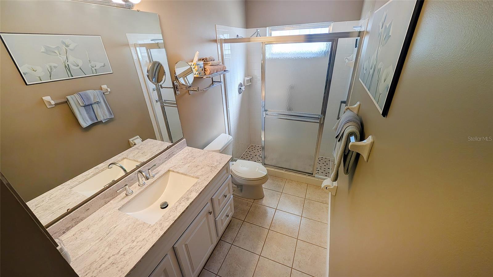 676 LINDEN DR — photo 17