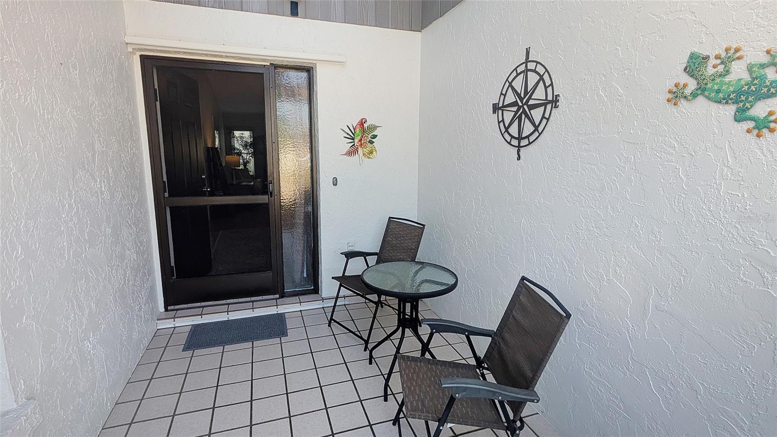 676 LINDEN DR — photo 4