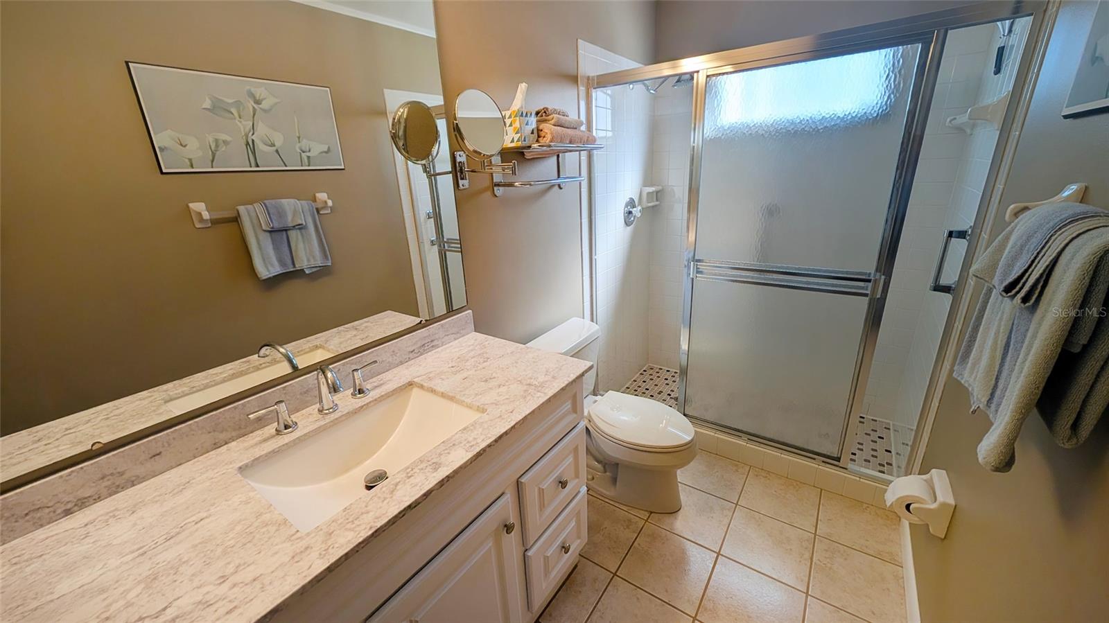 676 LINDEN DR — photo 18