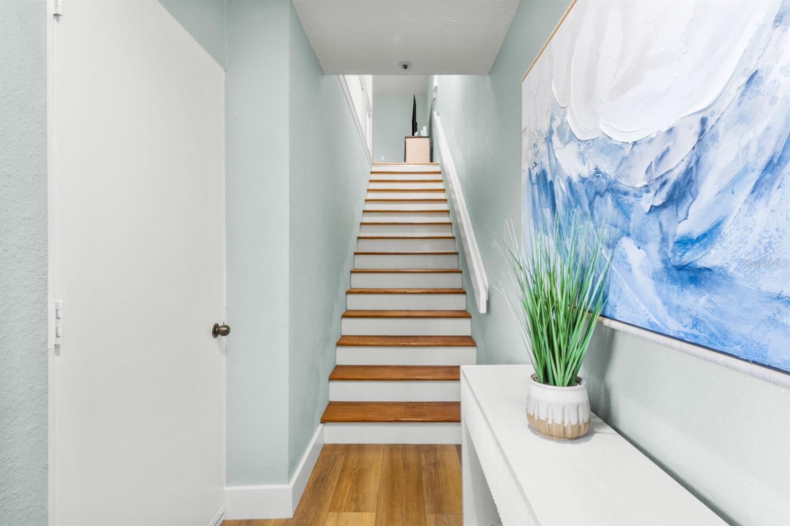 521 FOREST WAY — photo 16