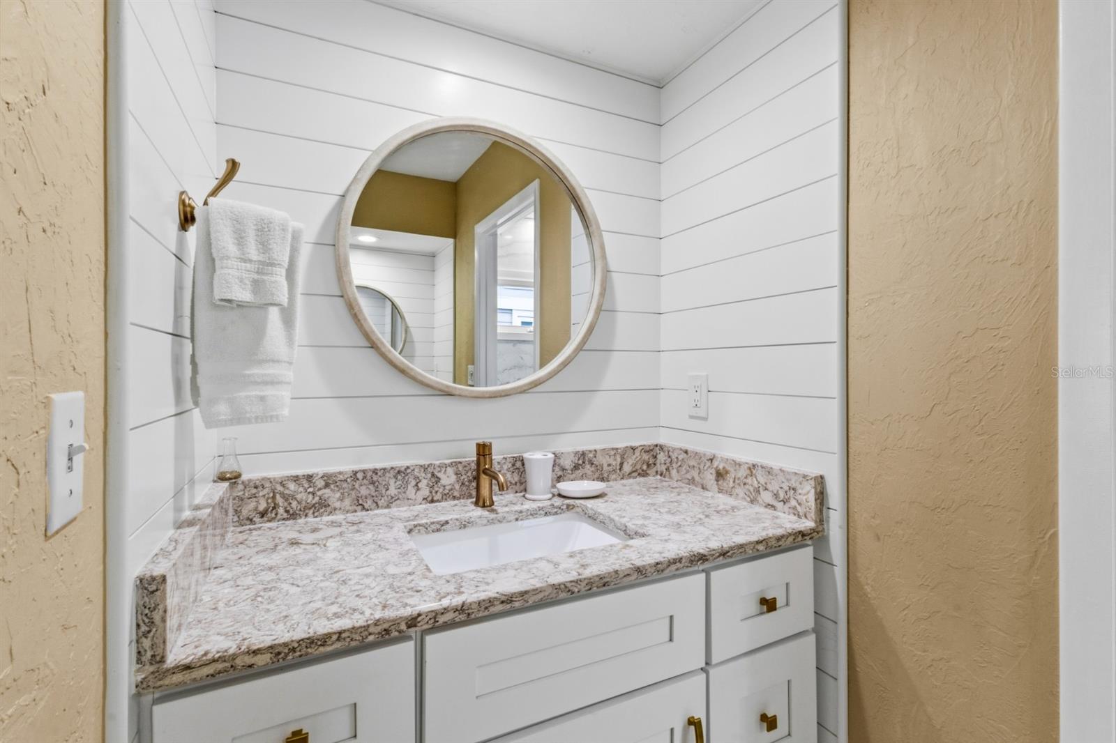 521 FOREST WAY — photo 21