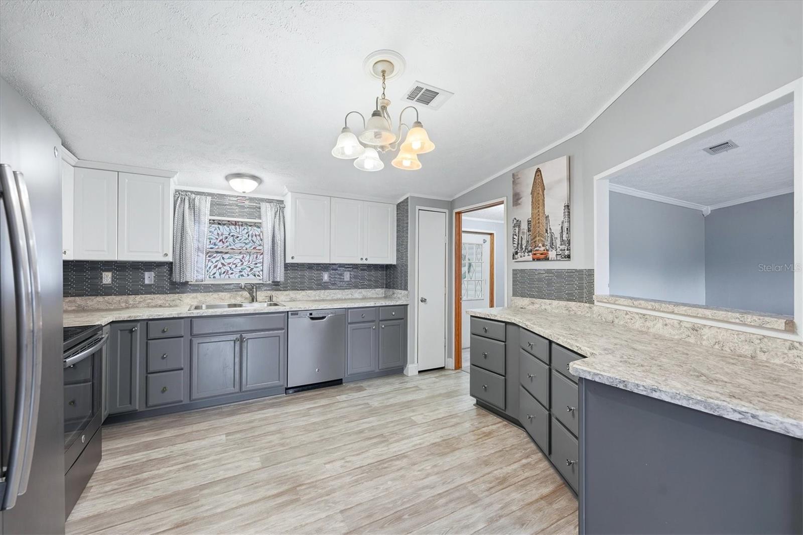 583 PORTSIDE DR — photo 18