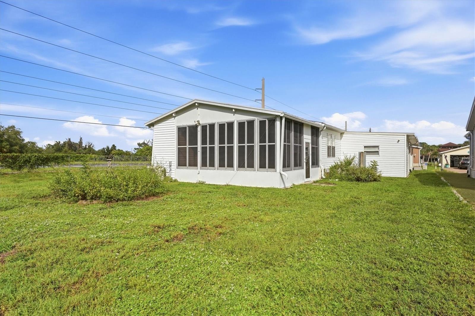 583 PORTSIDE DR — photo 48