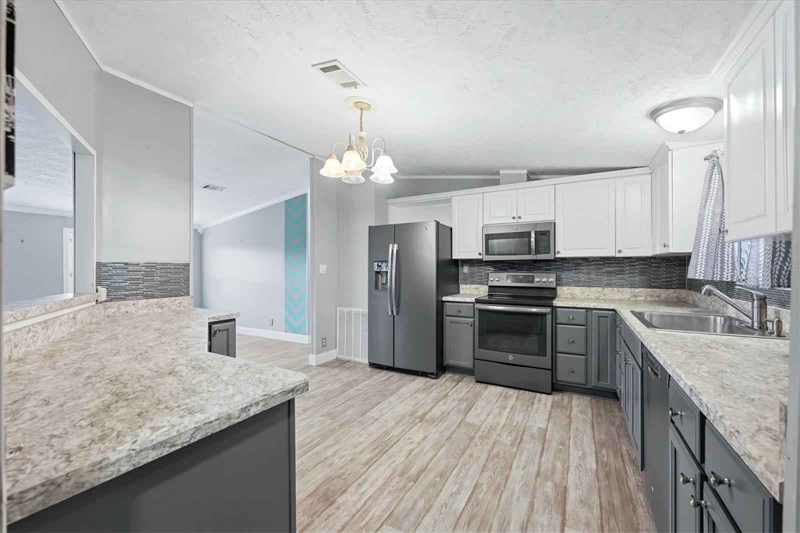 583 PORTSIDE DR — photo 15
