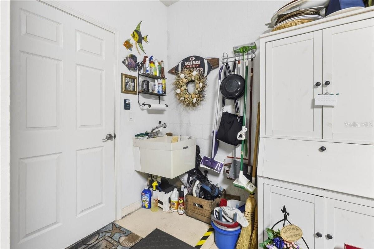 2063 BATELLO DR — photo 35
