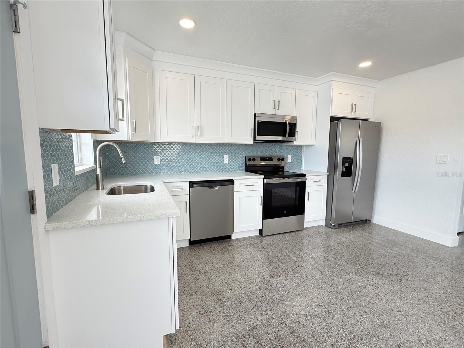 119 147TH AVE E #B — photo 4