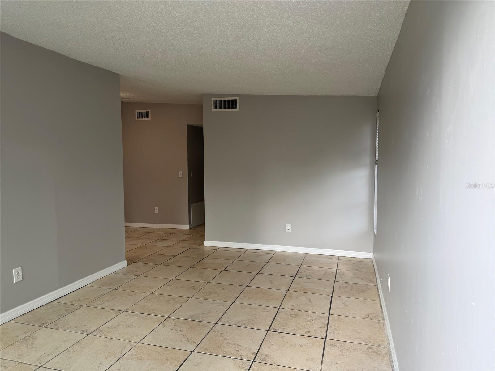 8707 N MANDARINE PL #B — photo 6