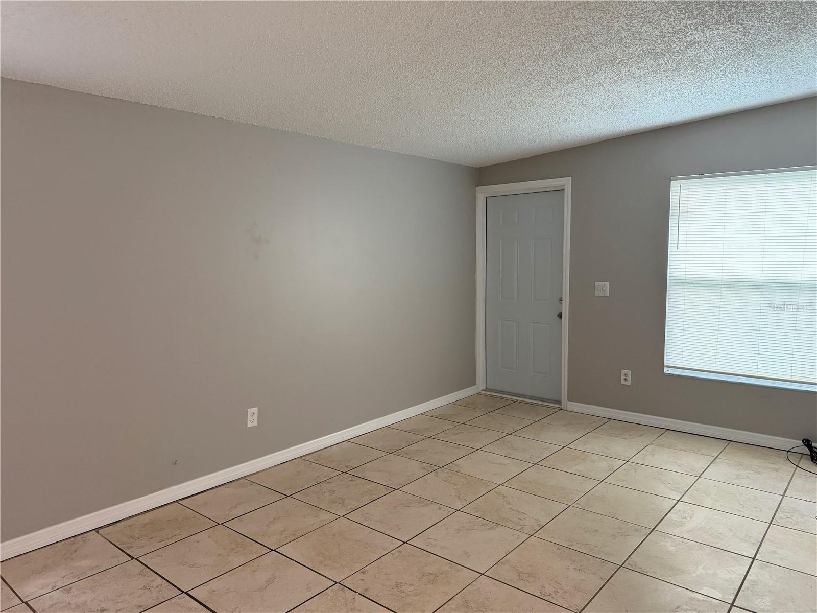 8707 N MANDARINE PL #B — photo 5