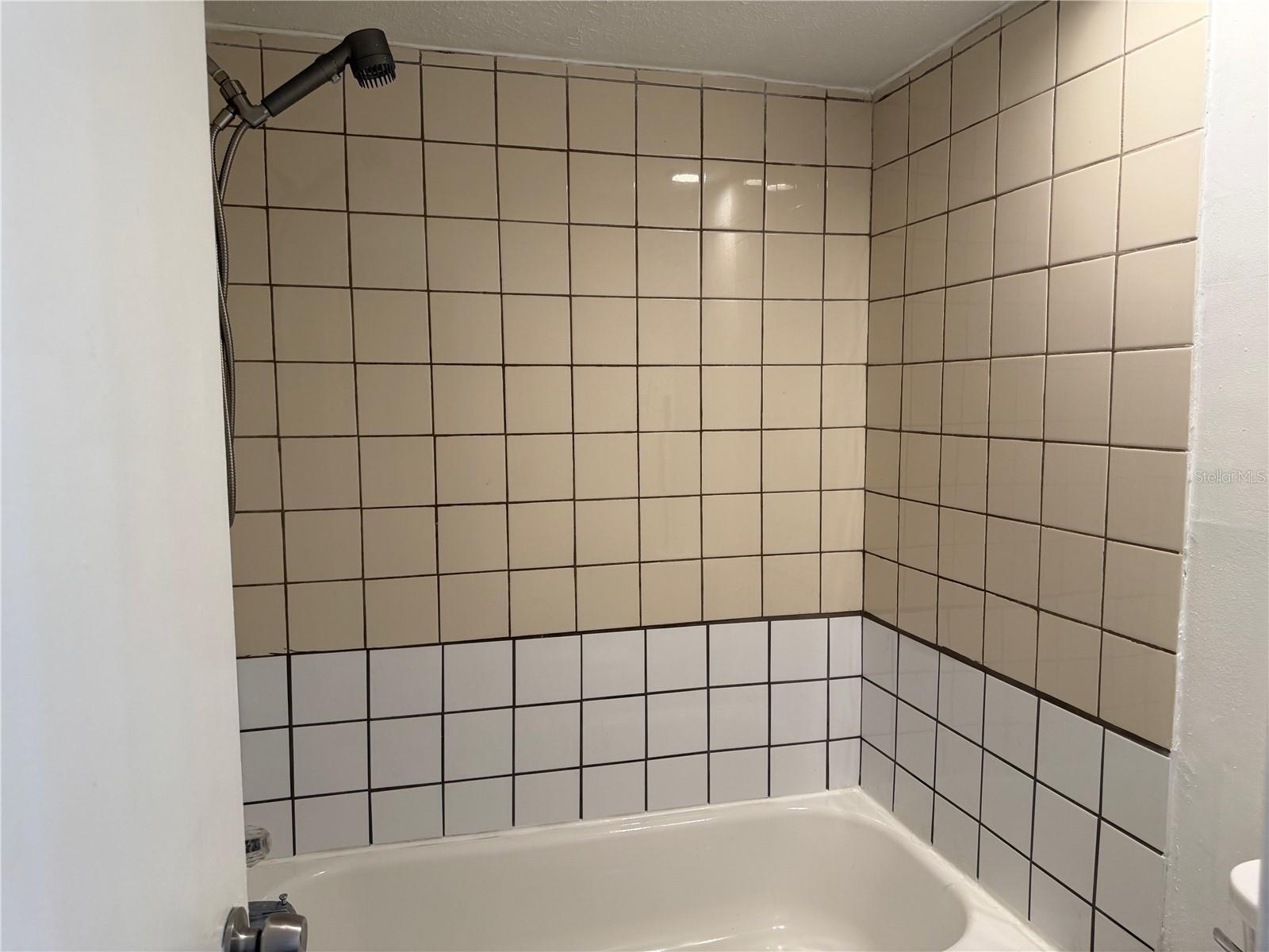 8707 N MANDARINE PL #B — photo 16