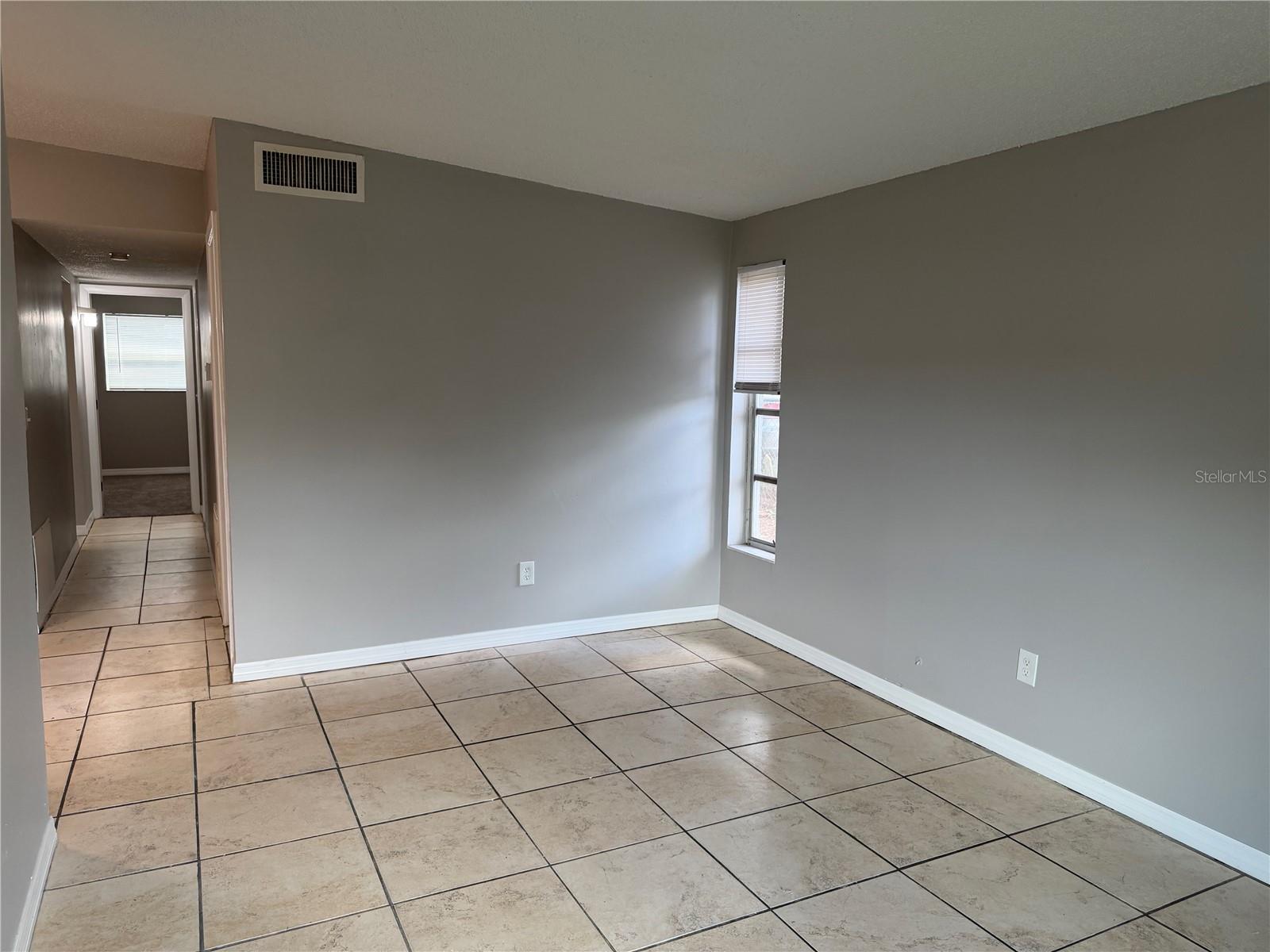 8707 N MANDARINE PL #B — photo 7