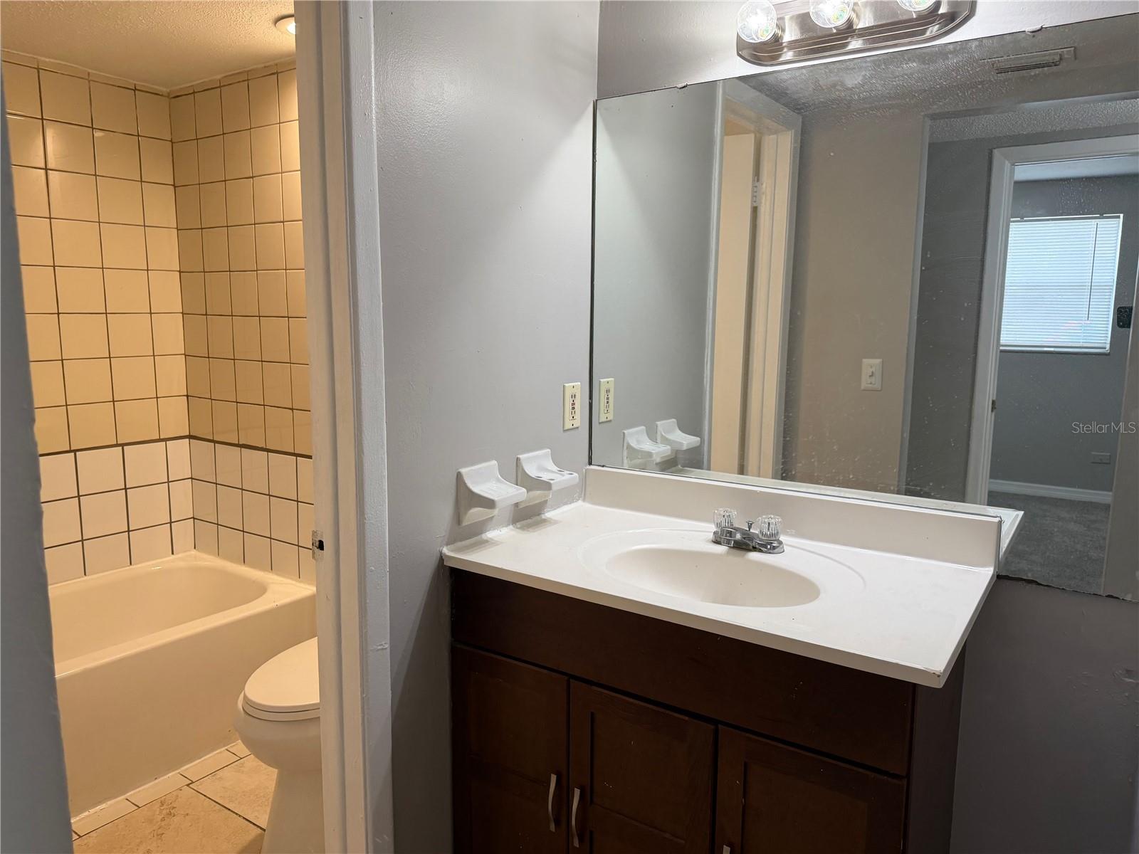 8707 N MANDARINE PL #B — photo 17