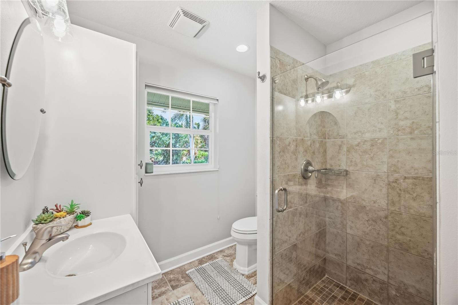 444 BAYCREST DR — photo 38