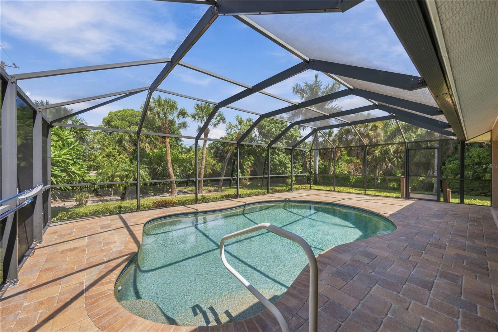 444 BAYCREST DR — photo 44