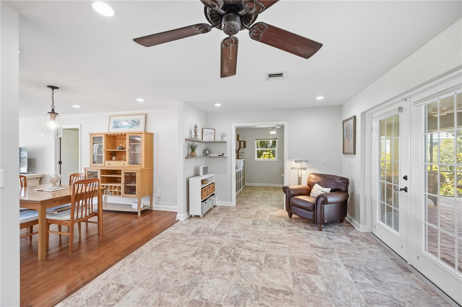 444 BAYCREST DR — photo 22