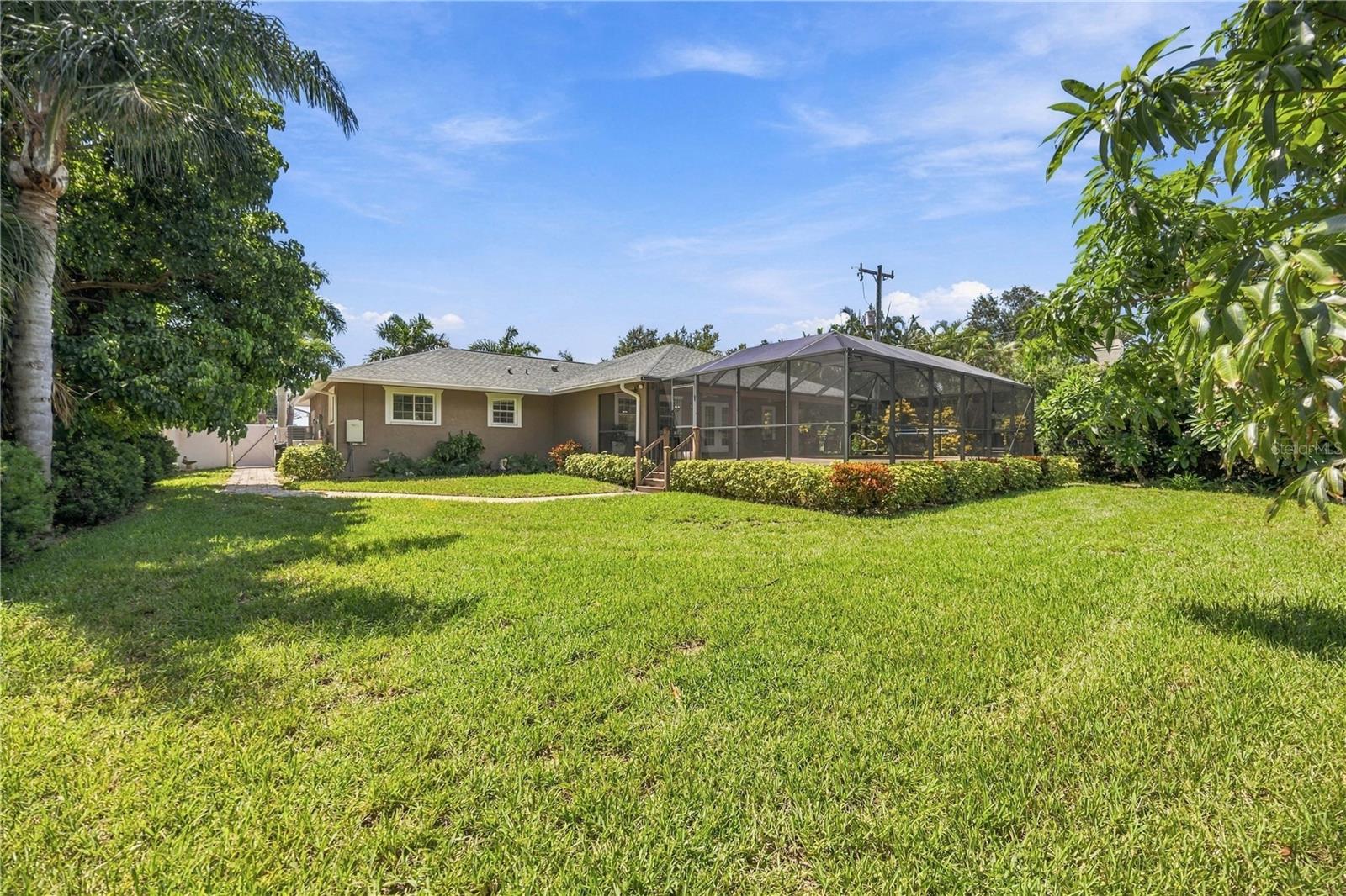 444 BAYCREST DR — photo 48
