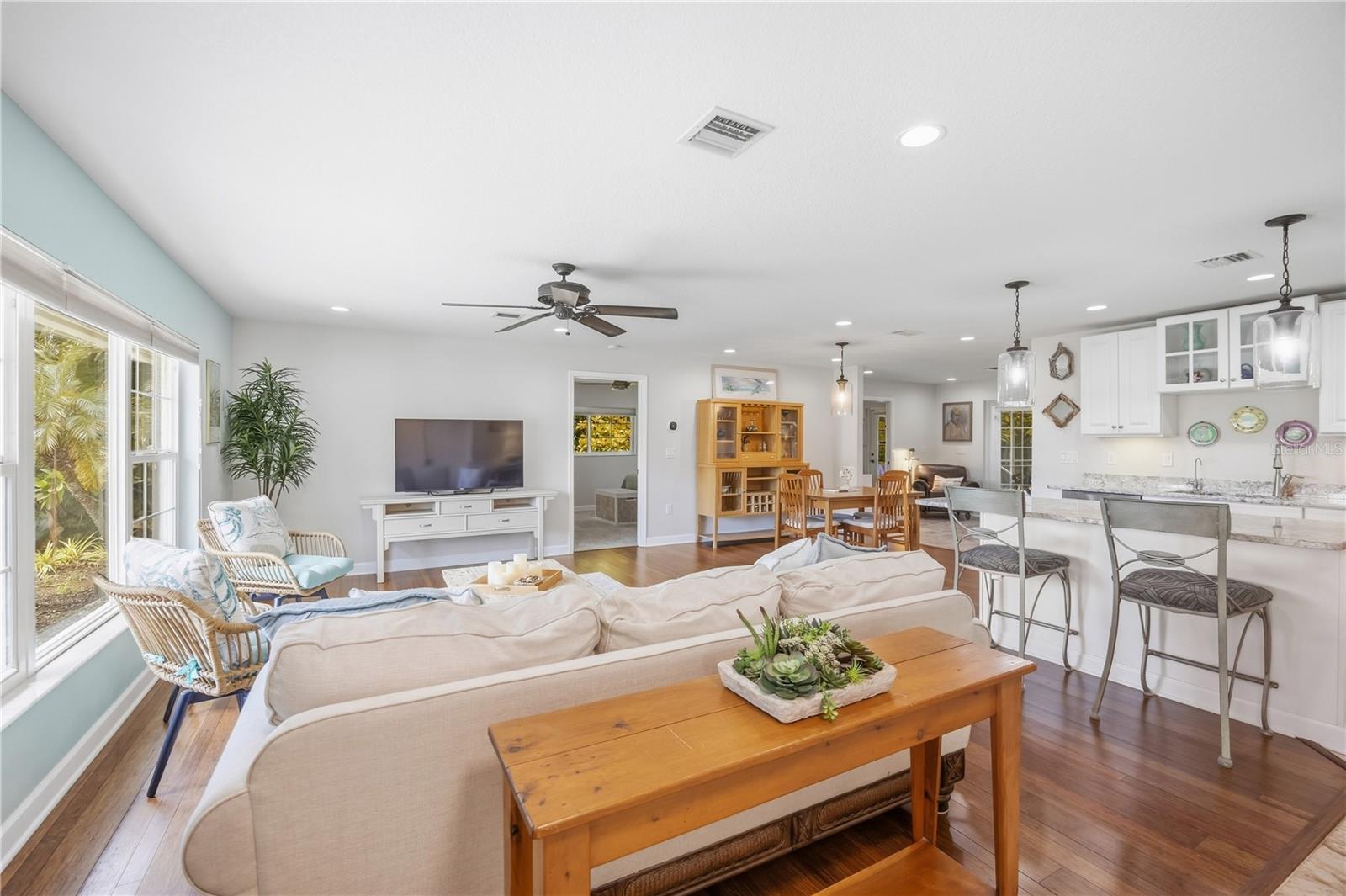 444 BAYCREST DR — photo 12