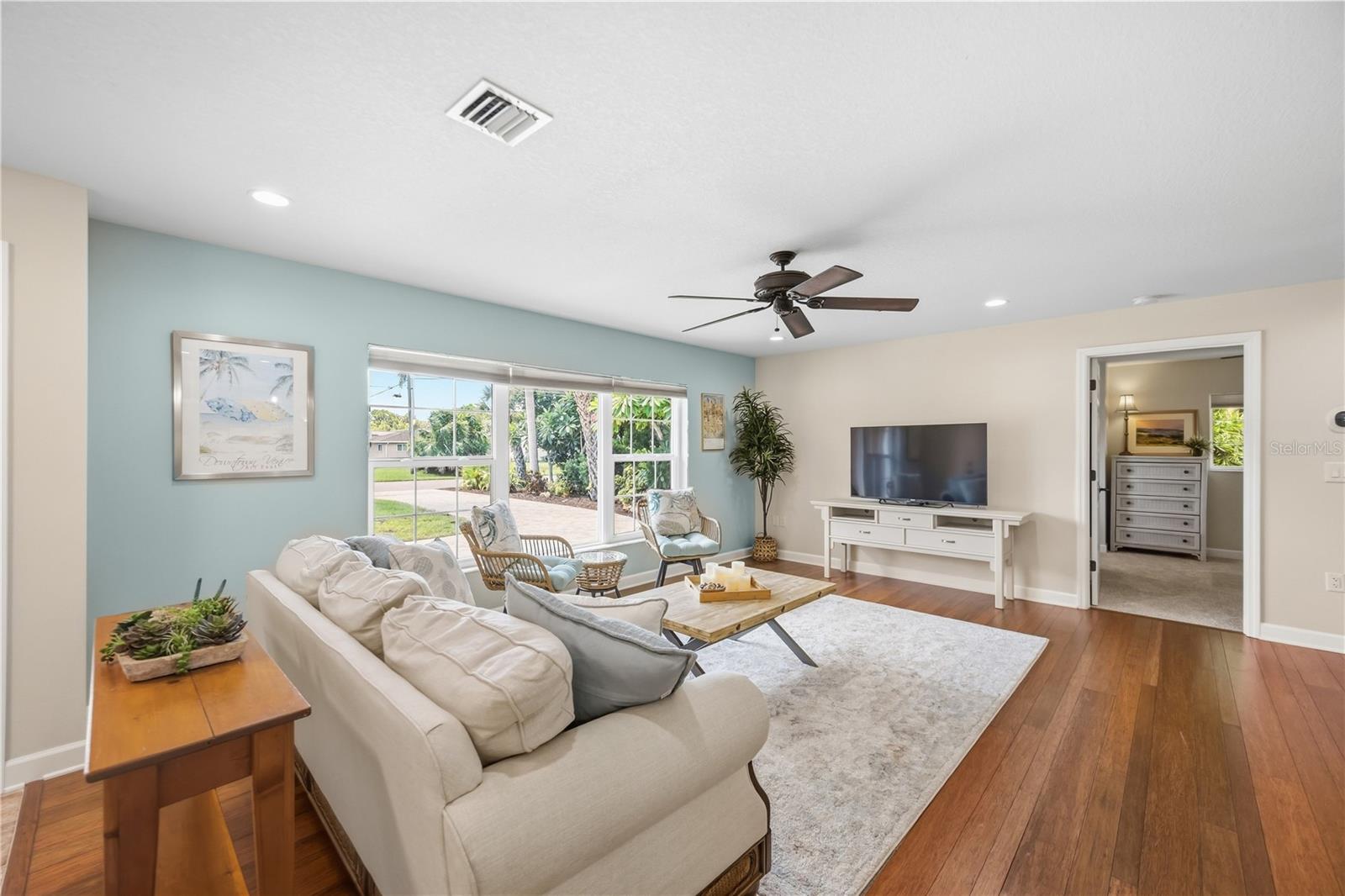 444 BAYCREST DR — photo 11