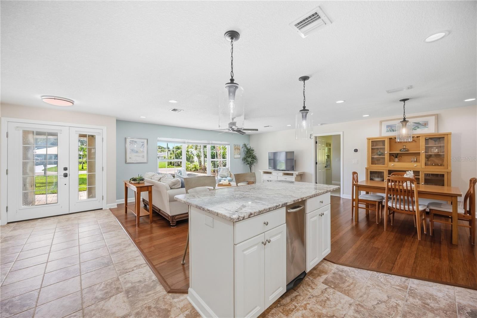 444 BAYCREST DR — photo 16