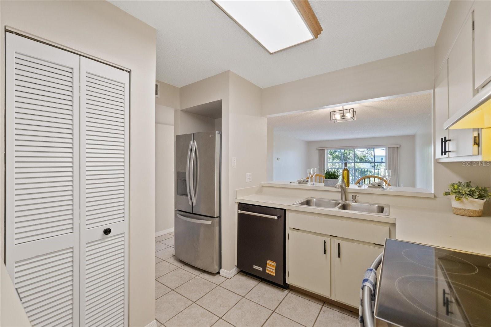 5537 SEA FOREST DR #104 — photo 15