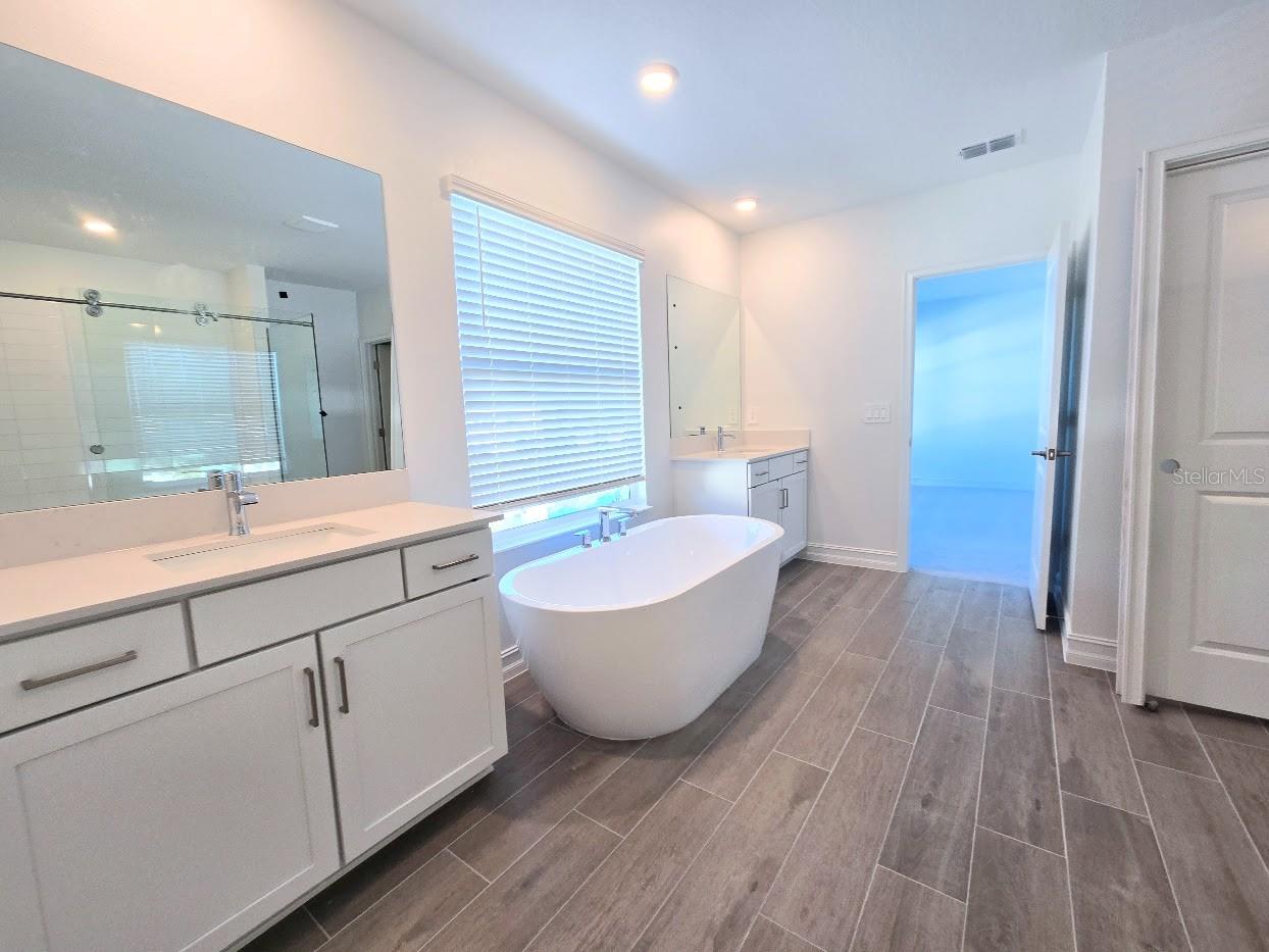 18489 SERENE LAKE LOOP — photo 11