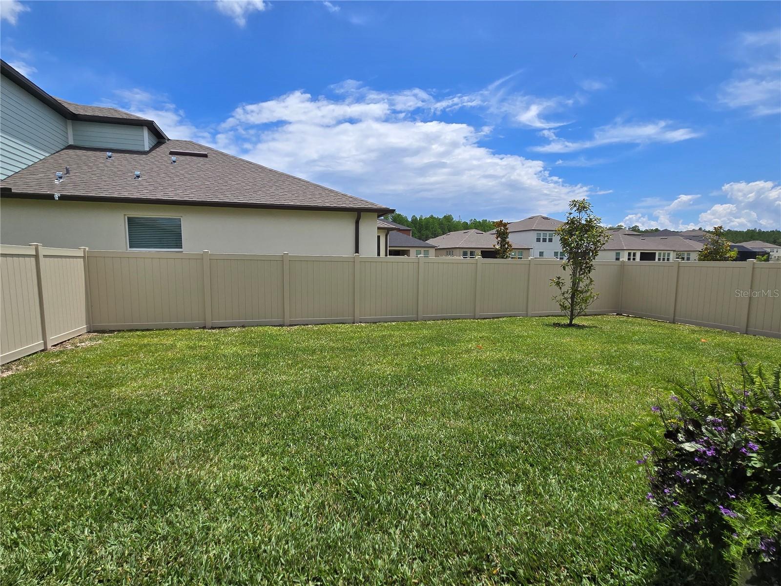 18489 SERENE LAKE LOOP — photo 32