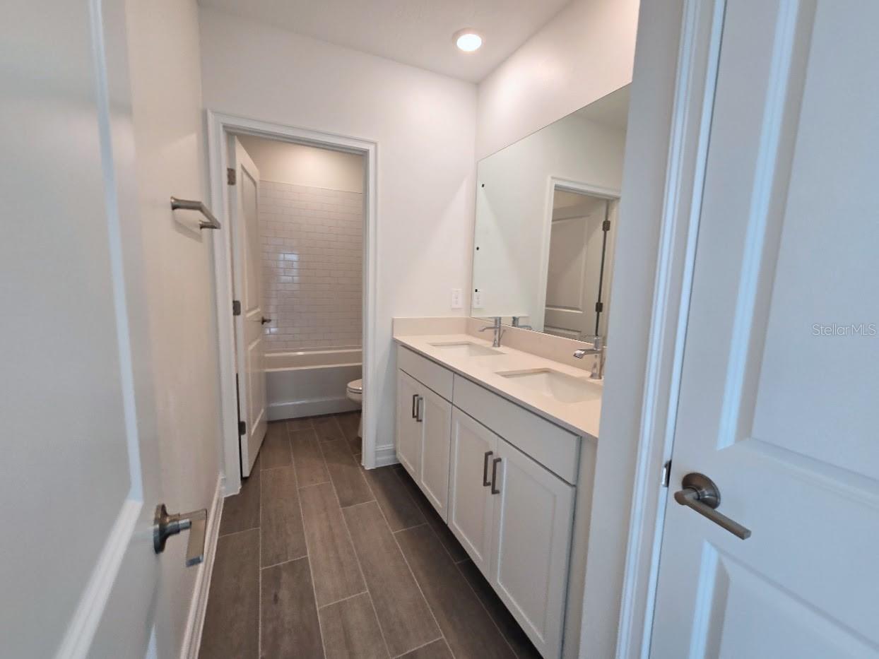 18489 SERENE LAKE LOOP — photo 28