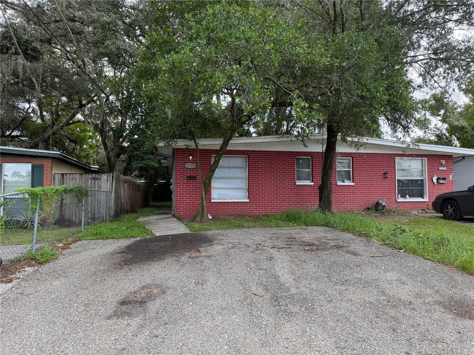 8709 N MANDARINE PL #A — photo 2
