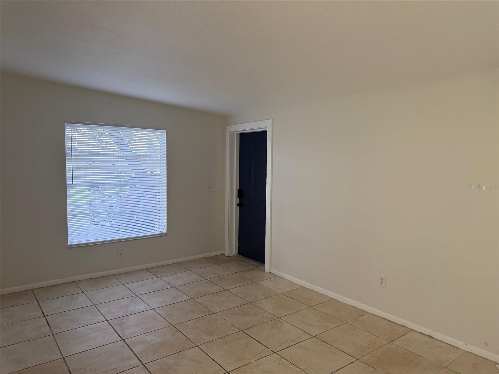 8709 N MANDARINE PL #A — photo 4