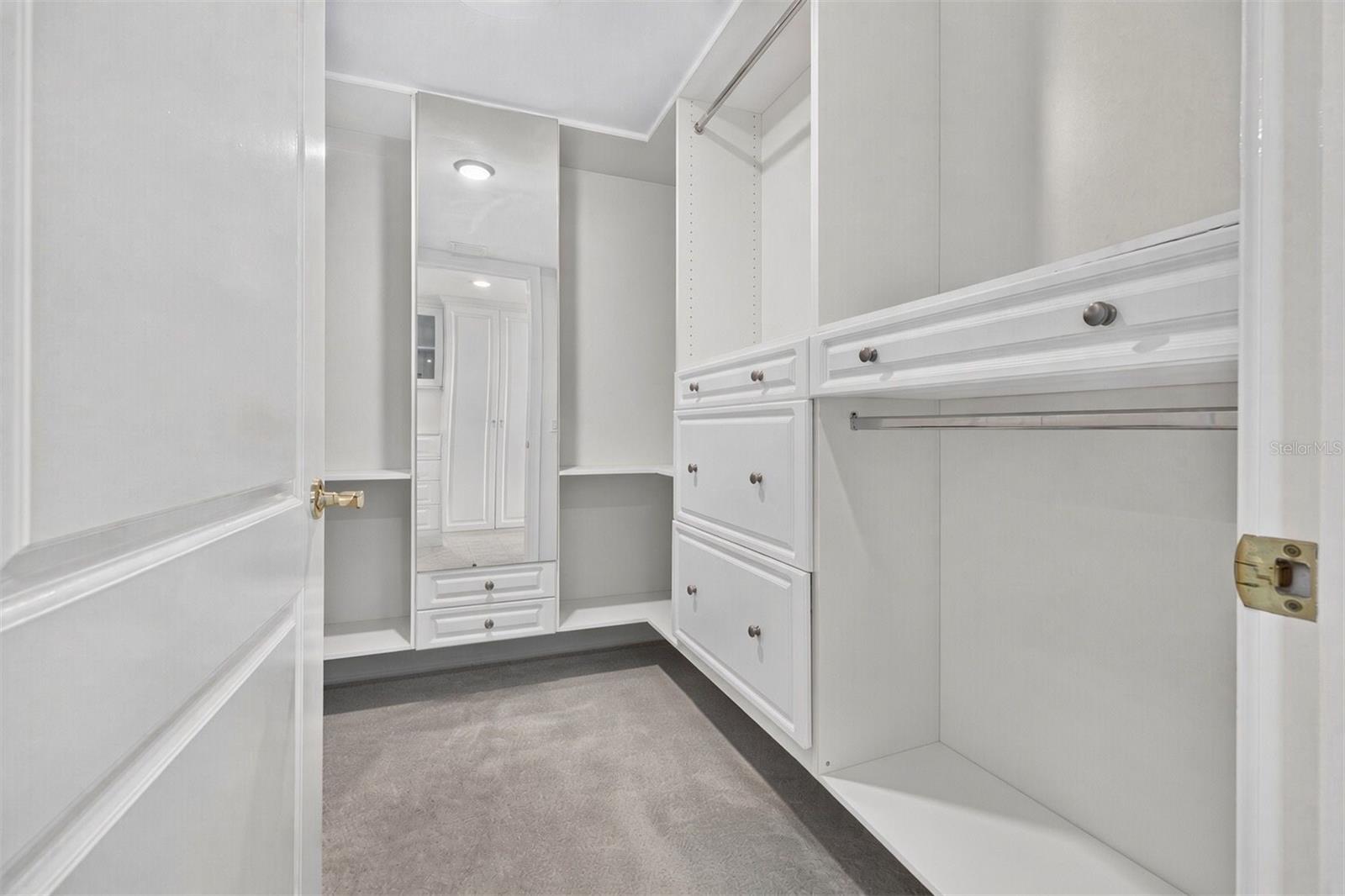 400 BEACH DR NE #1004 — photo 36