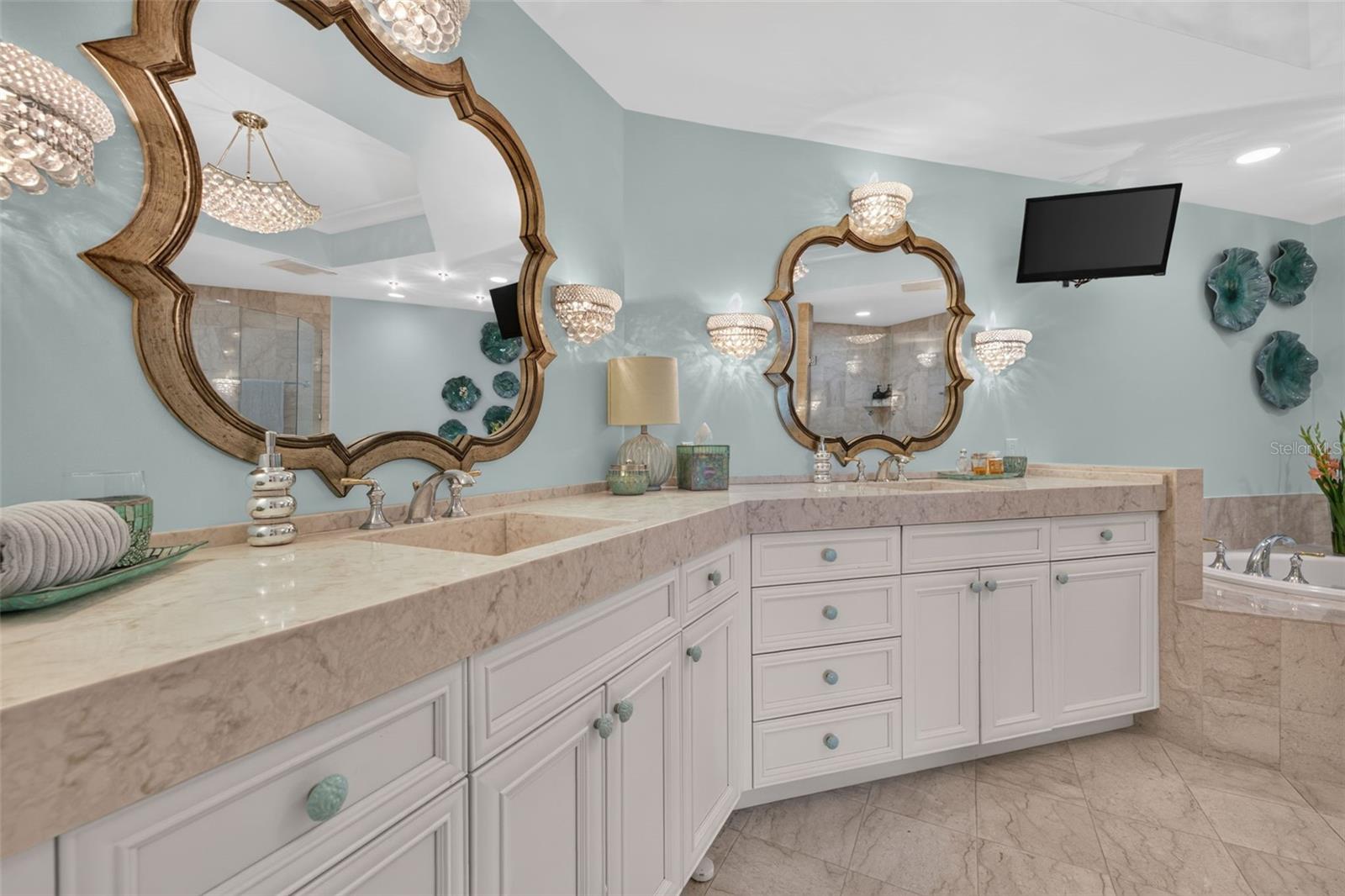400 BEACH DR NE #1004 — photo 37