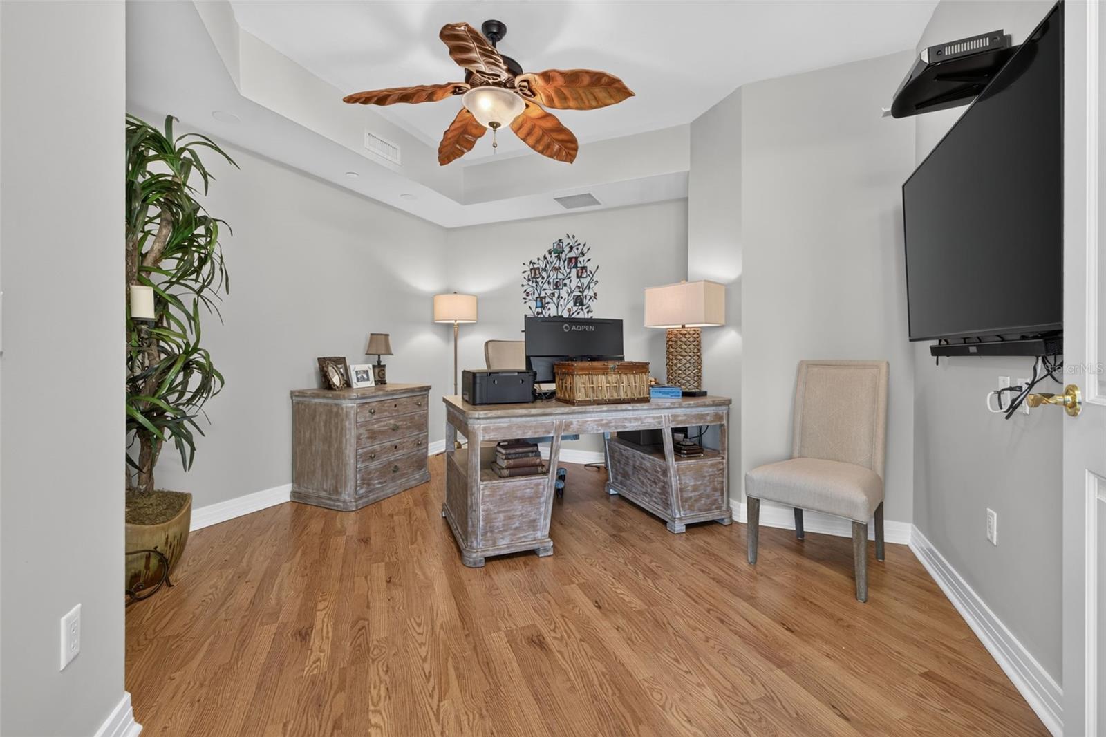 400 BEACH DR NE #1004 — photo 29