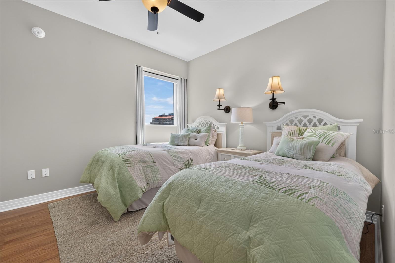 400 BEACH DR NE #1004 — photo 46