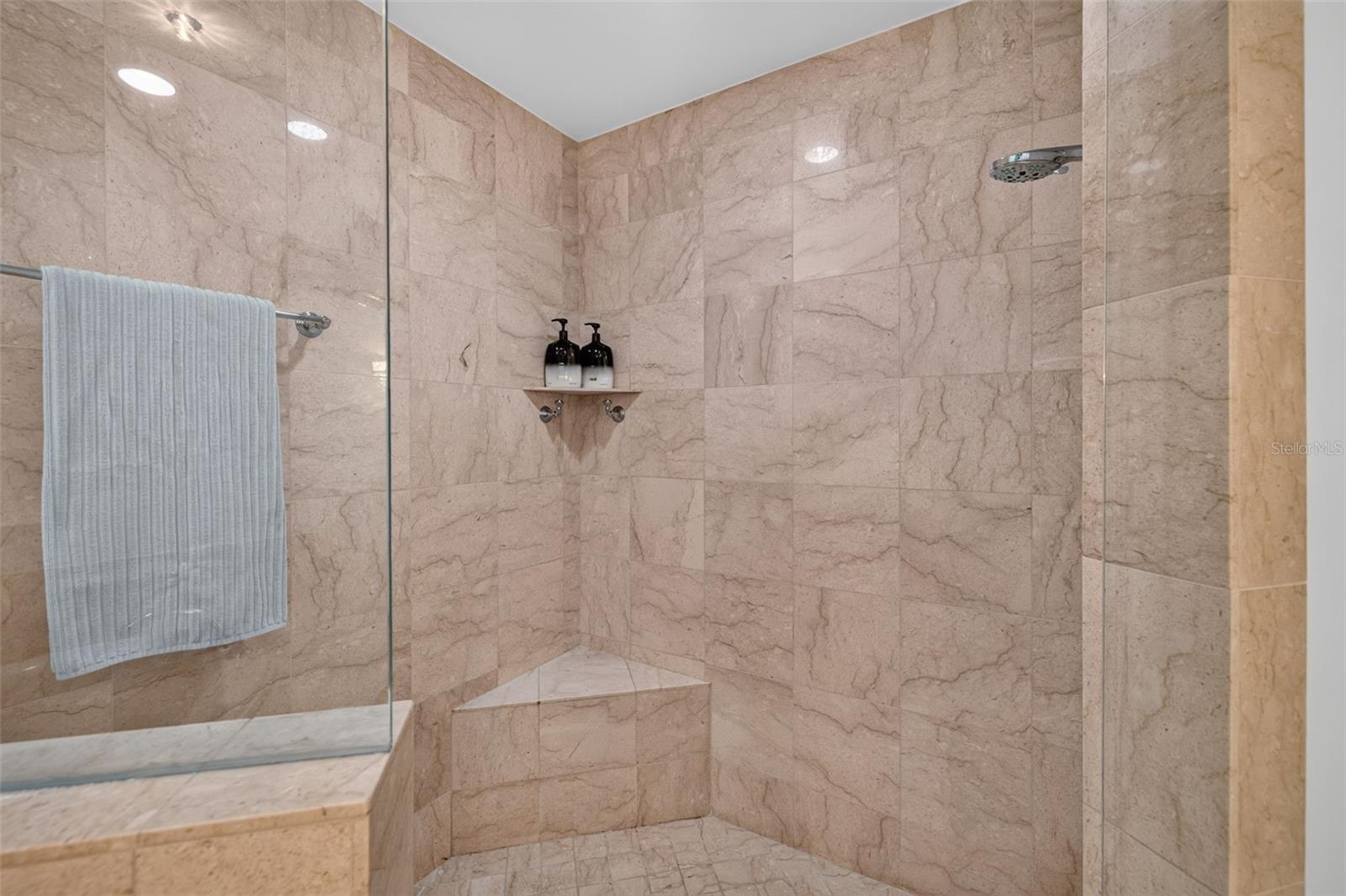 400 BEACH DR NE #1004 — photo 41