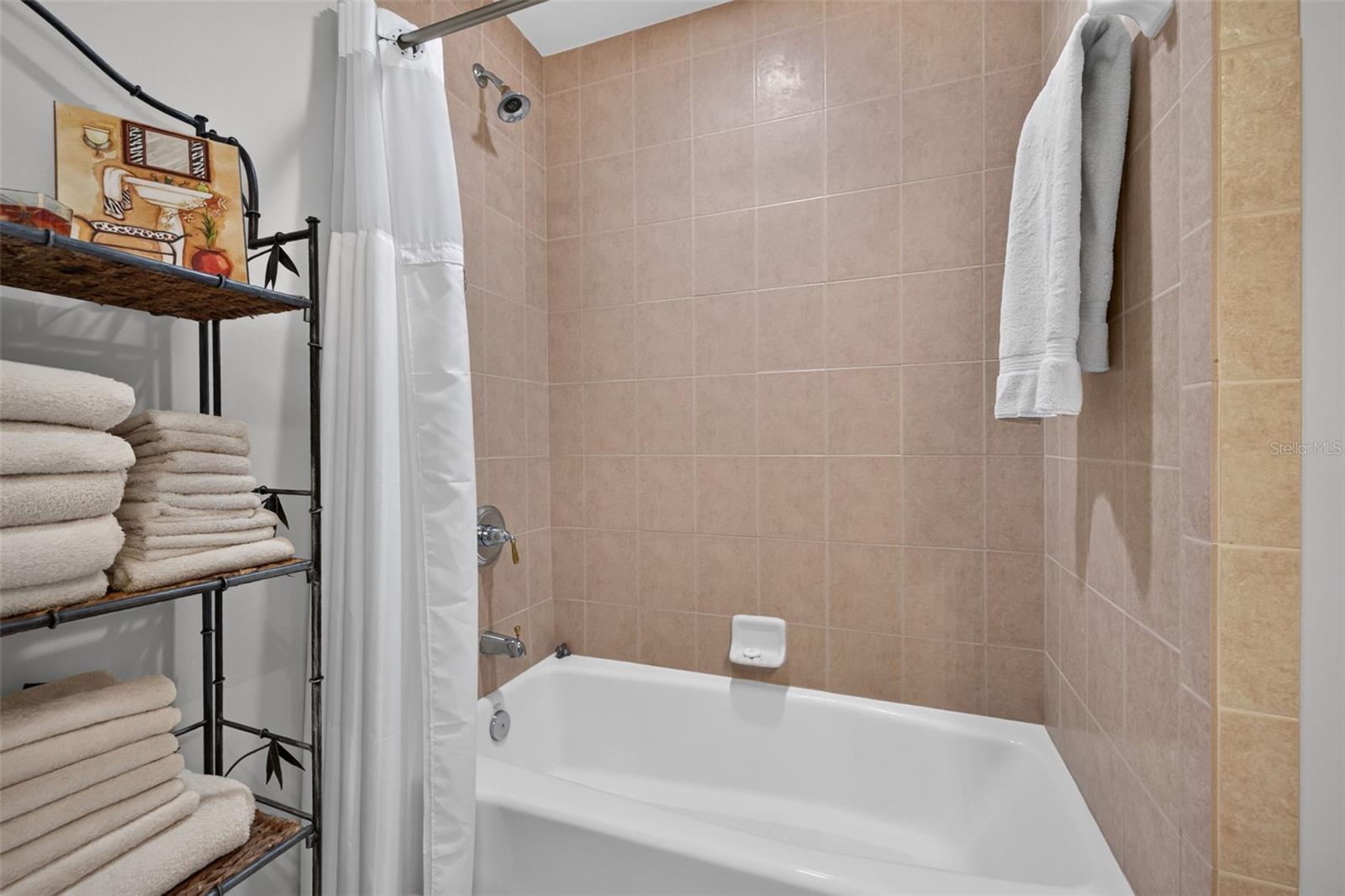 400 BEACH DR NE #1004 — photo 48