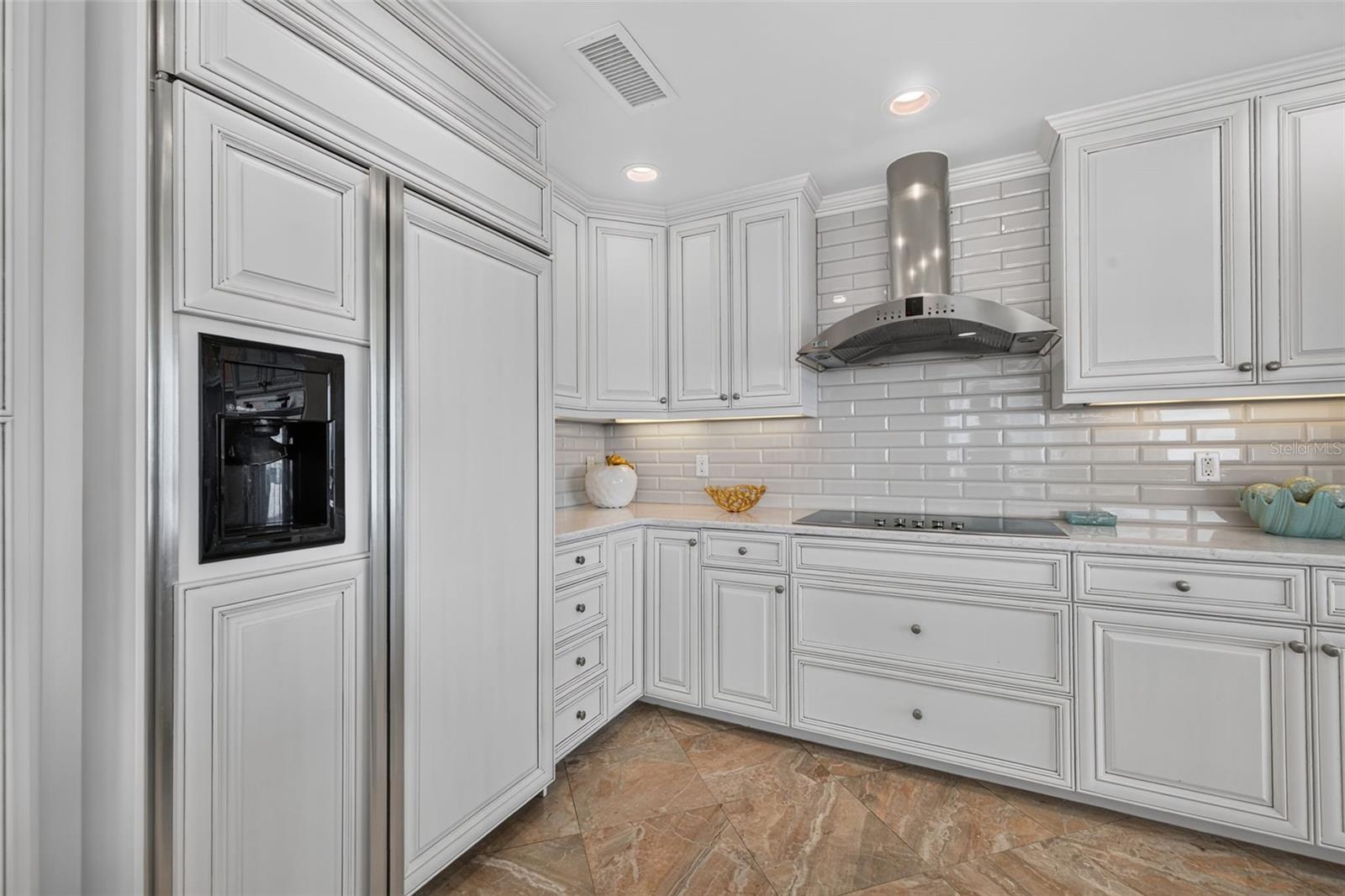 400 BEACH DR NE #1004 — photo 23
