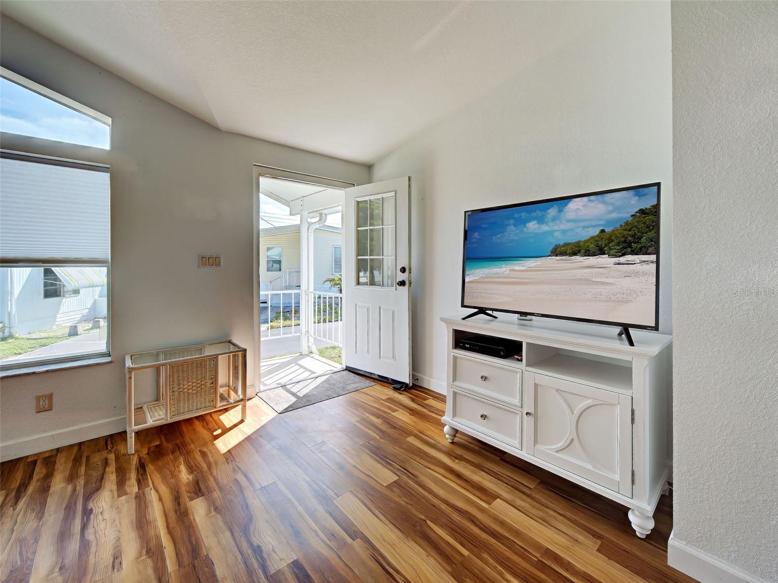 23 SIESTA CIR W — photo 10