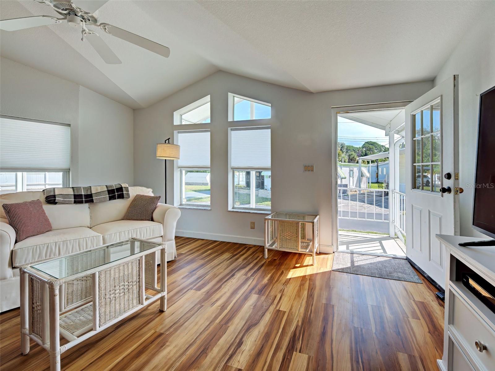 23 SIESTA CIR W — photo 9