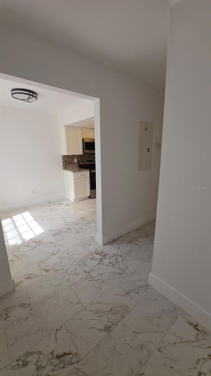 14045 NOTREVILLE WAY — photo 4