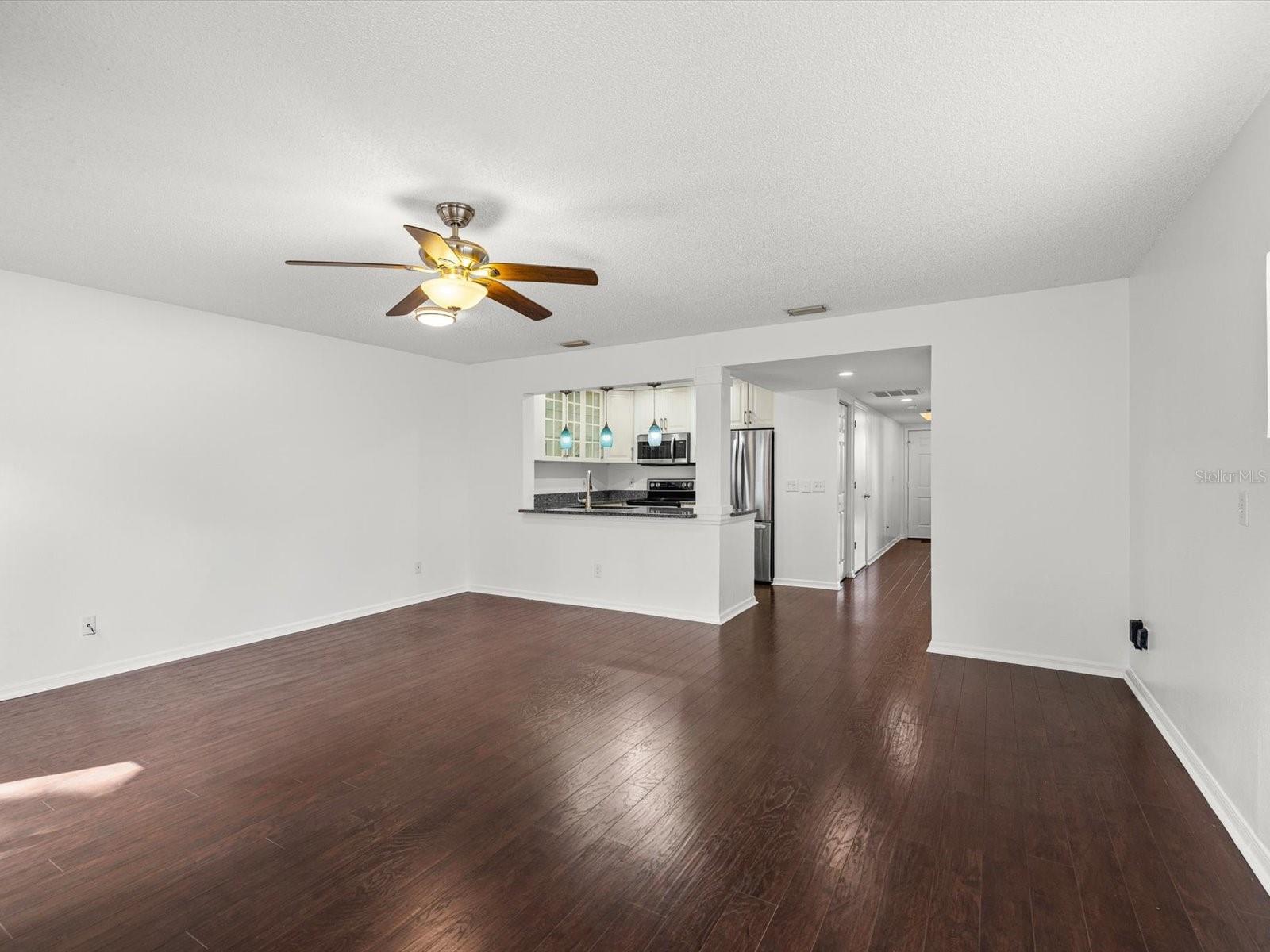 679 BROADWAY — photo 10