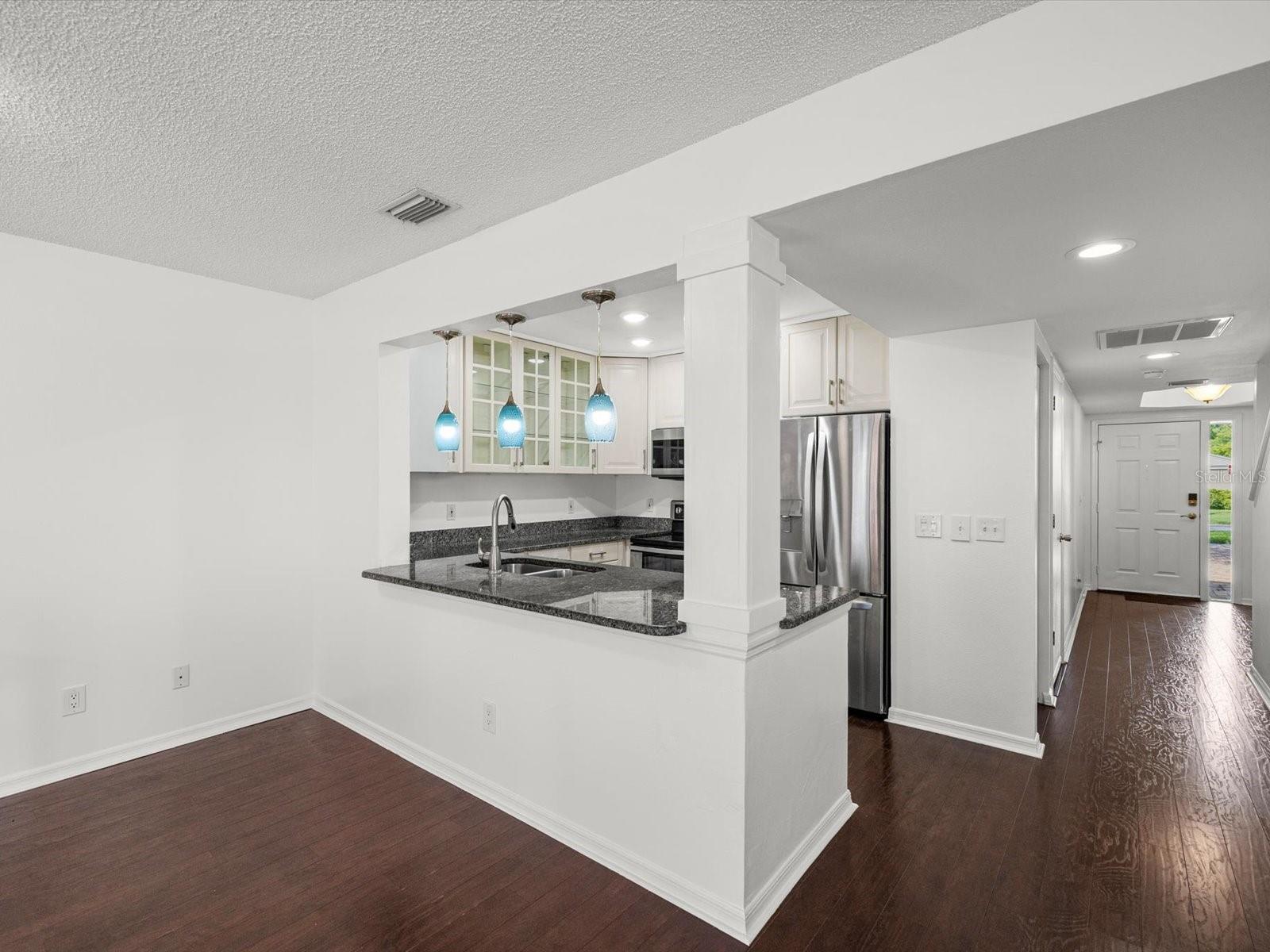 679 BROADWAY — photo 9