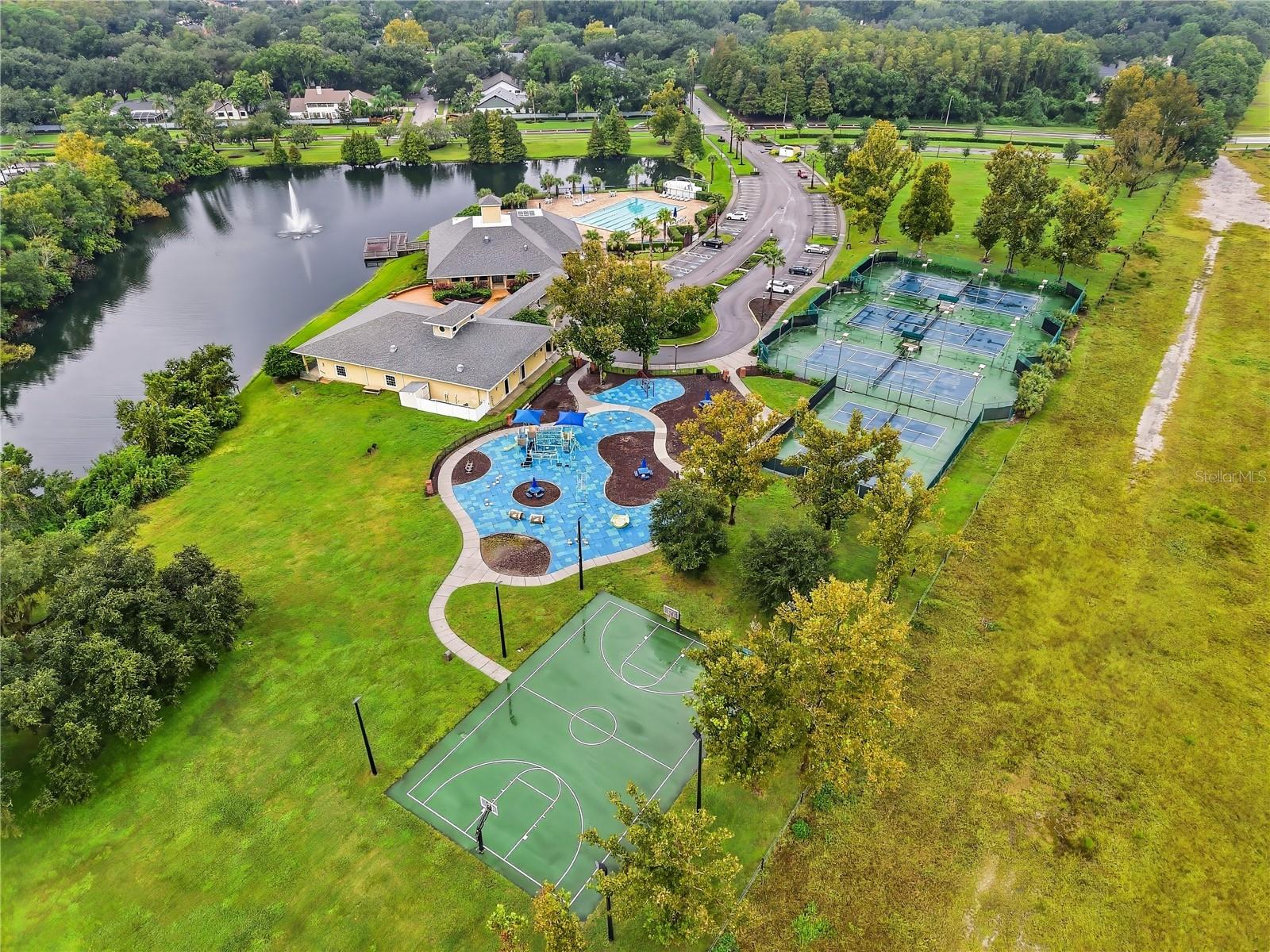 16368 HYDE MANOR DR — photo 29