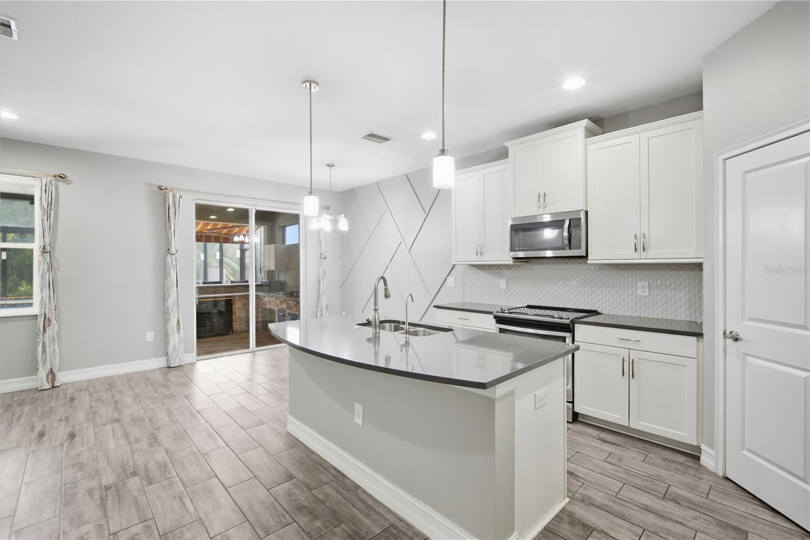 16368 HYDE MANOR DR — photo 11