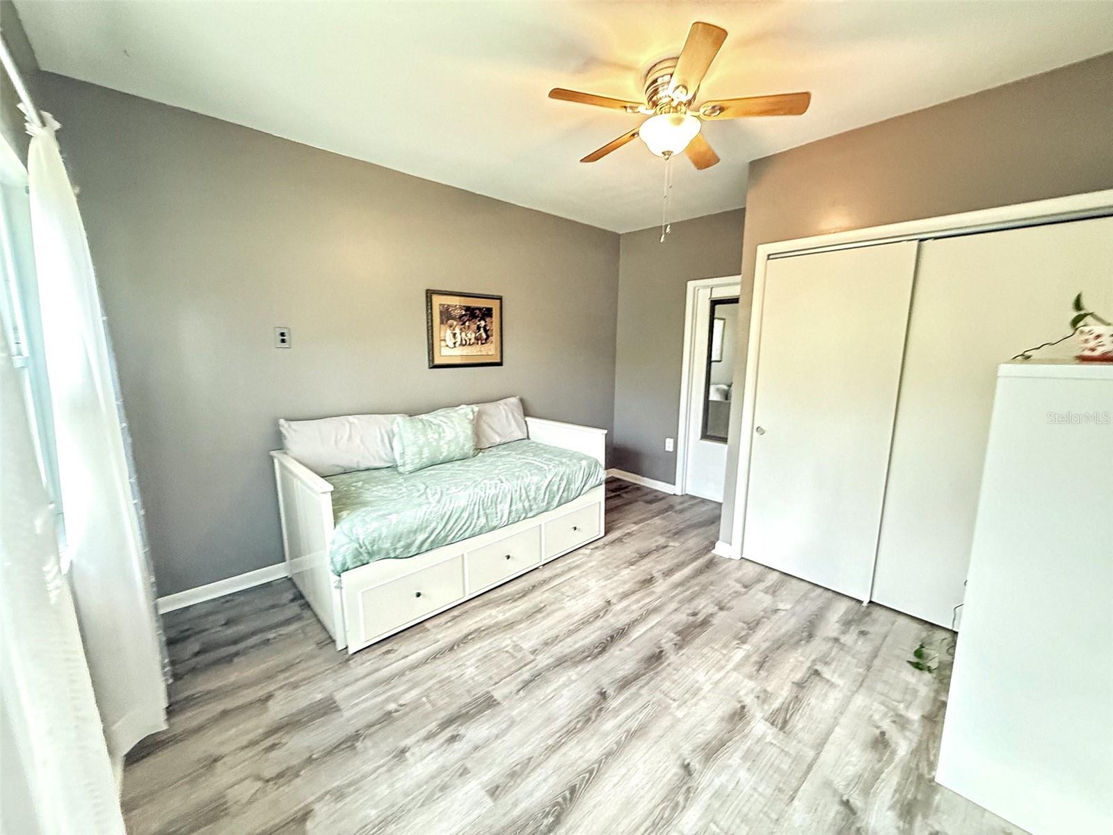 102 GLEN RIDGE AVE — photo 33