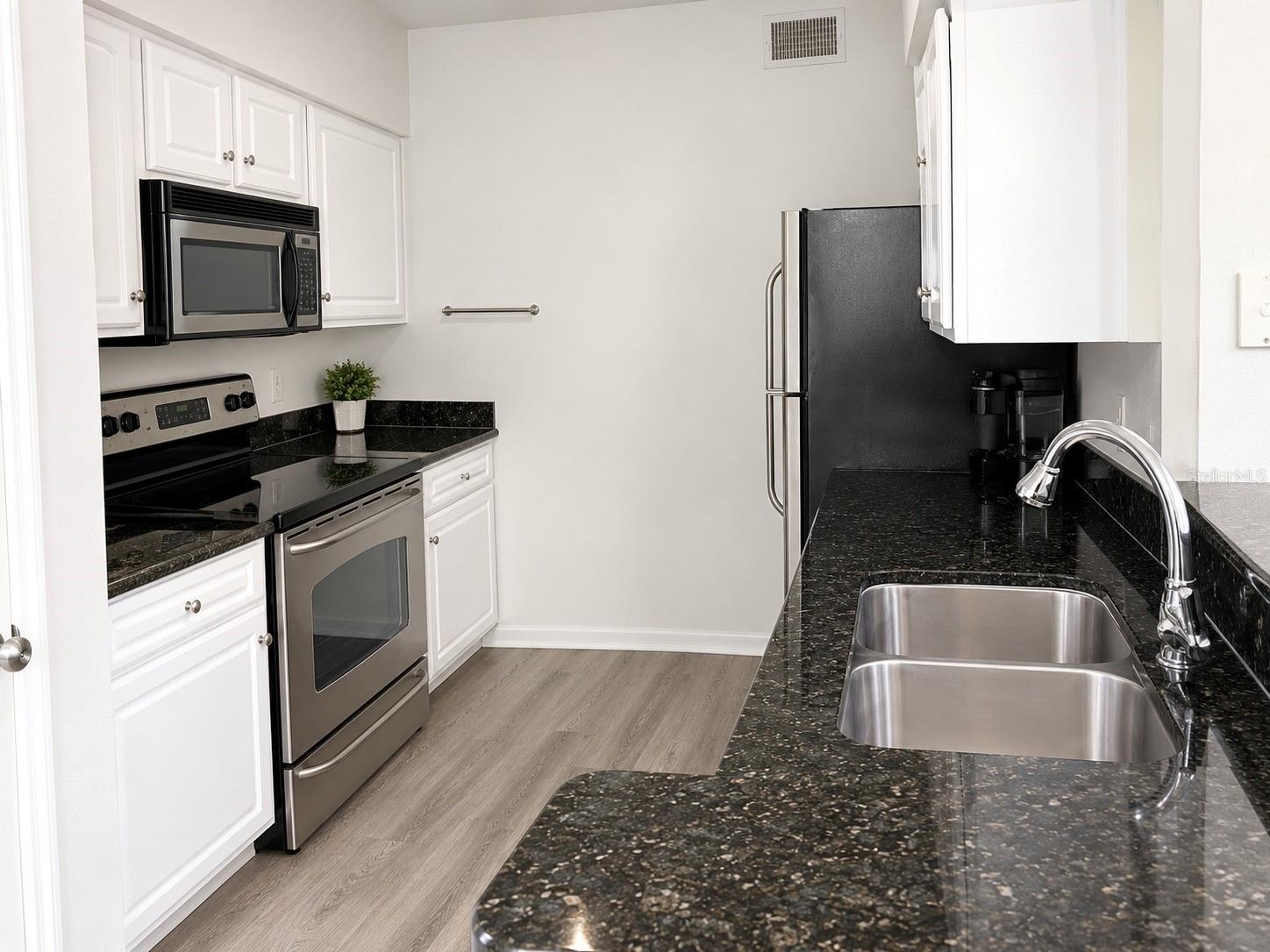 1910 E PALM AVE #10101 — photo 5