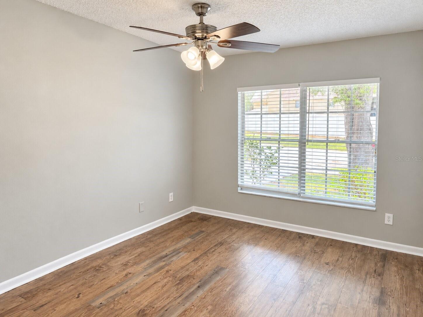 432 REGAL PARK DR — photo 11