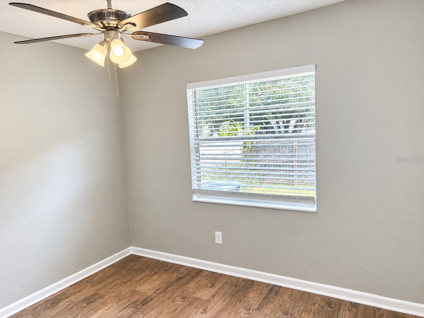 432 REGAL PARK DR — photo 9