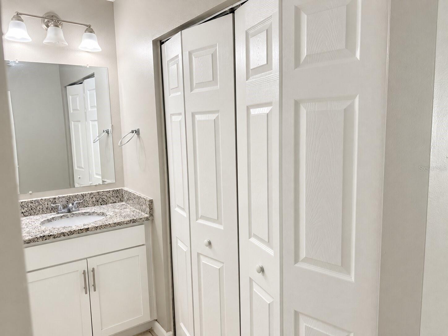 432 REGAL PARK DR — photo 14