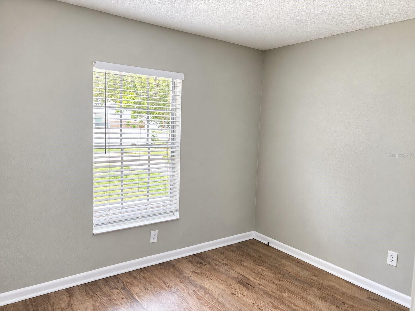 432 REGAL PARK DR — photo 10